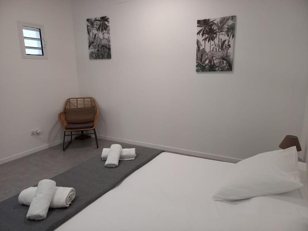 Le Tropical Appartement 1 Ou 2 Chambres レザンセス・ダルレット エクステリア 写真